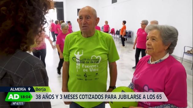 Varios jubilados hablan claro de la jubilación a los 65 años: "Toda la vida hemos estado trabajando. Yo he trabajado desde que tenía 9 años, en la agricultura"