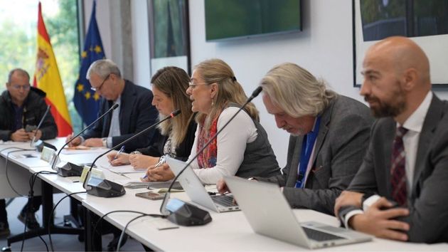 El Gobierno y los sindicatos abren la negociación para un nuevo acuerdo salarial trianual de los funcionarios 