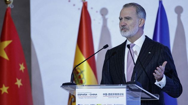 Felipe VI pide a China que abra más el mercado a las empresas españolas y elimine las trabas ya existentes