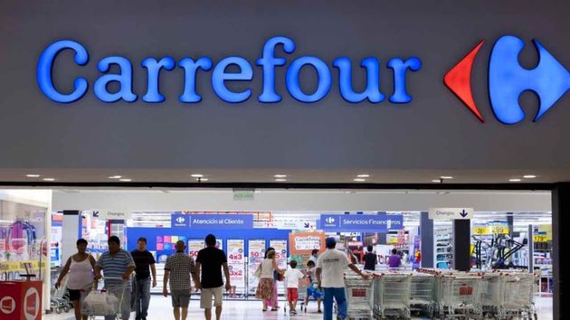 Carrefour despide a una cajera que se quedó con cinco cupones del ‘50% que vuelve’ de varios clientes: la Justicia dice que es improcedente