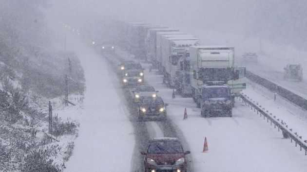 La DGT lanza una alerta por la llegada de una masa de aire ártico anunciada por la AEMET que complicará la circulación en el norte peninsular