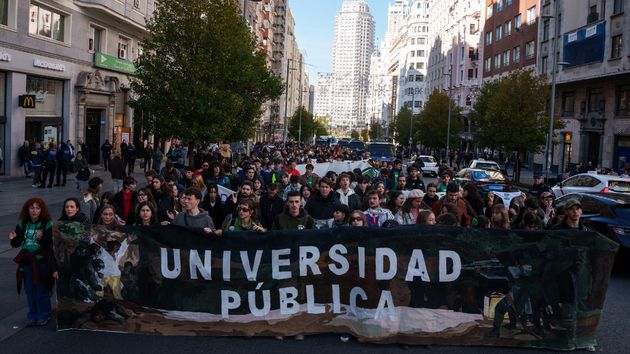 Un paro del 70% en las universidades públicas de Madrid marca la segunda jornada de huelga y apunta a la sede de Ayuso esta tarde