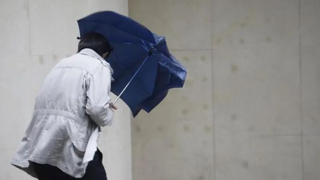 La AEMET avisa de un martes pasado por agua y viento: fuertes lluvias y temporal en estas zonas desde hoy