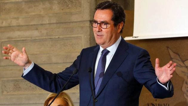 La CEOE propone una subida del SMI del 1,5% para 2026: 1.202 euros mensuales que tributen en el IRPF