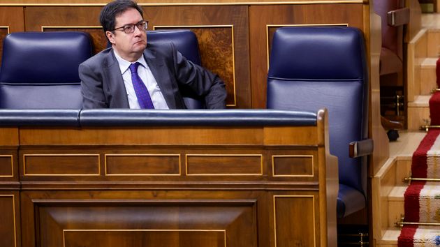 PP y Vox critican que el Gobierno apruebe por decreto y sin diálogo la subida salarial de los funcionarios