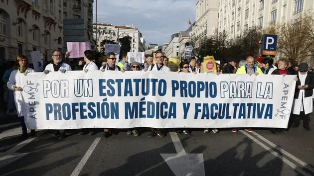 Los sindicatos sanitarios suspenden la huelga tras un preacuerdo con Sanidad para reformar el Estatuto Marco