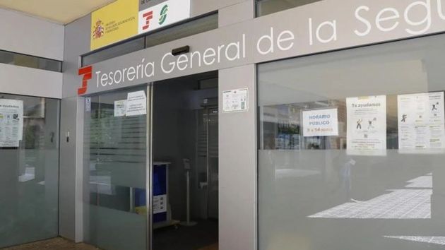 La Seguridad Social permitirá en 2026 jubilarse a los 65 años con menos de 15 años cotizados a través de la pensión de jubilación no contributiva