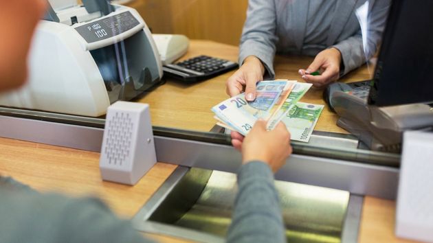 Una heredera reclama 8.160,19 euros de las cuentas de su madre que el banco se niega a darle: había liquidado el impuesto de sucesiones, pero la entidad alegaba falta de documentación
