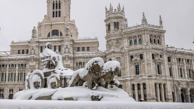 30 centímetros de nieve en la sierra y 0 grados en Madrid: AEMET avisa de un domingo de pleno invierno con riesgo en carretera