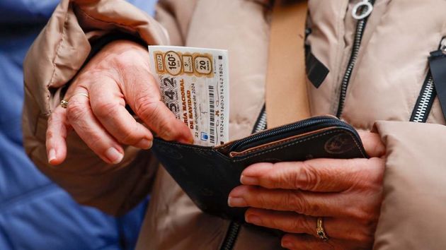 Hacienda avisa a los que tienen décimos de lotería compartidos: “las transferencias posteriores por un hipotético reparto serían donaciones”