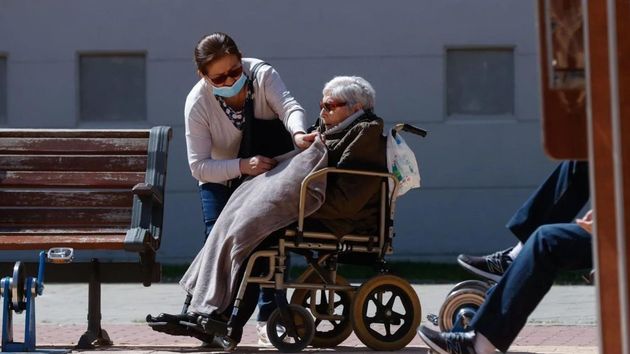 Una empleada de hogar gana al SEPE y cobrará el paro aunque fue despedida antes de la reforma legal que les reconoció este derecho: “estamos ante un claro supuesto de discriminación indirecta”
