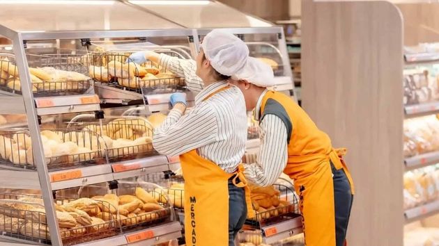 Mercadona busca personal para sus bloques logísticos y fábrica de pan con sueldos de hasta 2.280 euros más plus de nocturnidad