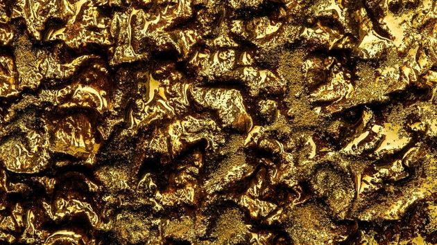 Un agricultor encuentra una mina con 4.000 millones de euros en oro en su jardín y el Estado dice que “todo lo que hay bajo tierra es de su propiedad”