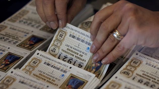 Belén, dueña de una administración de lotería: “Trabajo 60 horas semanales o más, tenemos una rentabilidad del 4% y la comisión es de 90 céntimos por cada décimo vendido”
