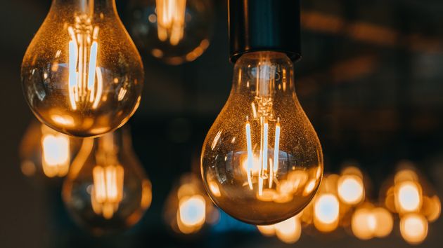 El precio de la luz, 8 de enero de 2026: las horas más baratas y caras dentro del PVPC