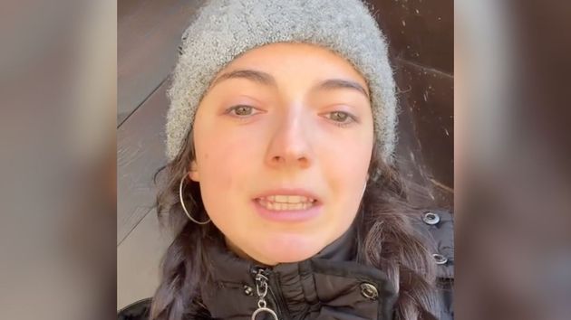 Clara, camarera de hoteles en Austria, sobre su sueldo: “Cobro 2.600 euros por doblar toallas. Hago 48 horas semanales, o sea hago 6 días de 8 horas”