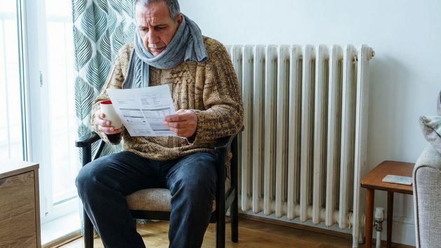 Un propietario denuncia que es injusto pagar la calefacción que consumen otros vecinos y pide individualizar los contadores: la junta vota en contra