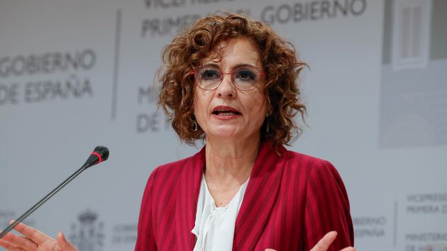 El Gobierno propone aumentar la cesión del IRPF y el IVA a las comunidades para dotarlas de 16.000 millones más en 2027