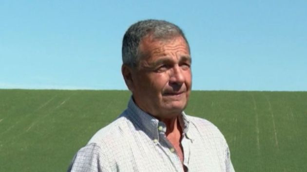 Luis Prieto, agricultor: “Hace 10 años una hectárea de garbanzo me costaba 250 euros, hoy 600. El supermercado aprieta mucho”