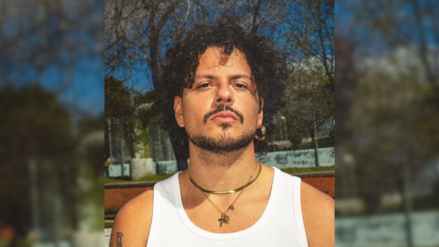 Luis, artista venezolano en España: “Tuve que buscarme la vida y me puse a cantar en la calle. Un día gané como 188 euros en tres horas”	