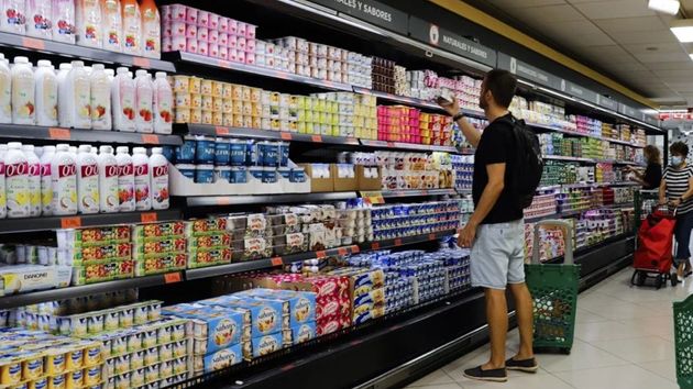 Un padre desvela que gastar 735 euros al mes en comida es lo normal en su casa: “Somos tres y mi hija come en el colegio”