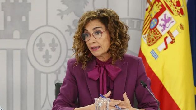 Hacienda debe la Renta a casi 400.000 contribuyentes: qué pasa si aún no te han devuelto el dinero