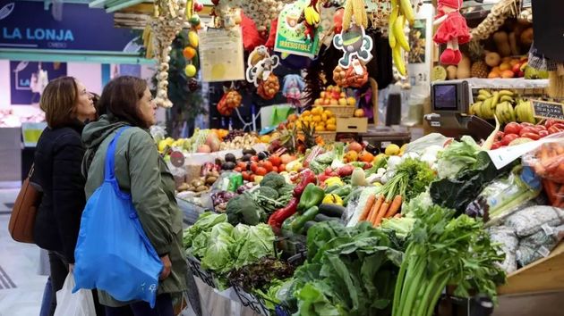 El IPC se modera en diciembre y cierra el año en el 2,9%: los carburantes y el ocio frenan la inflación, pero suben los alimentos