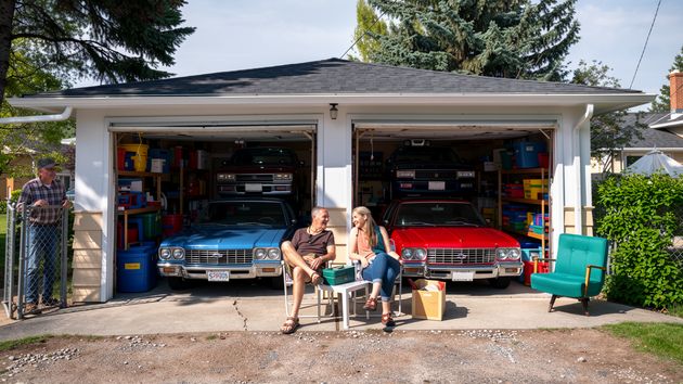 Construye un garaje sin licencia y años después el vecino lo denuncia al descubrir que se ha liado con su esposa: ahora le ordenan derribarlo