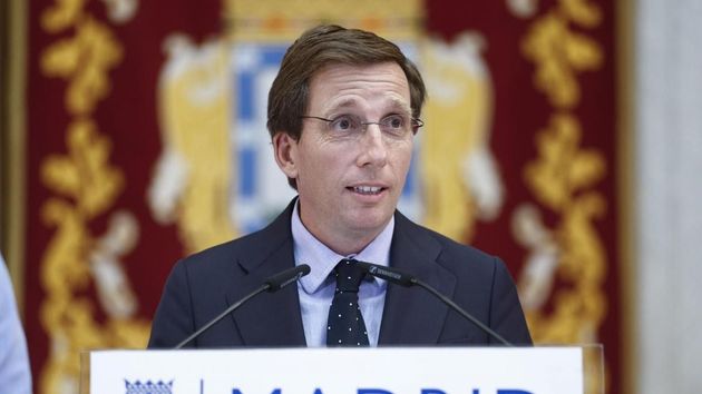 Miles de funcionarios del Ayuntamiento de Madrid cobrarán en la nómina de febrero la subida salarial del 1,5% de 2026 junto a los atrasos de enero