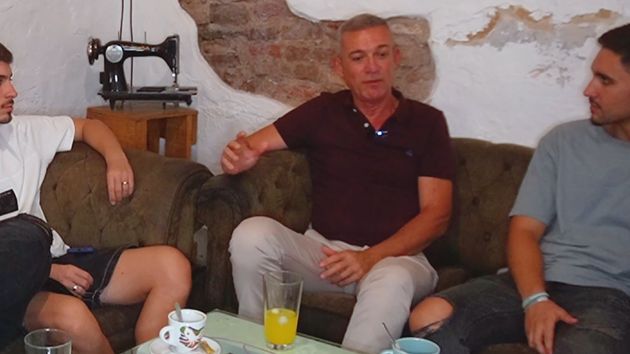 Carlos Prieto, albañil y empresario: “Si cierras el año y hay 5.000 euros, deja esos 5.000 euros ahí; la crisis de 2008 nos la comimos con papas”