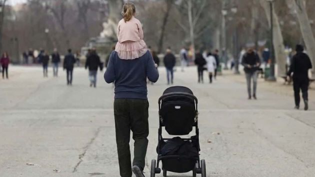 Deniegan a un padre la deducción por maternidad de 1.200 euros por considerar que excluir a los padres es una medida de "discriminación positiva"