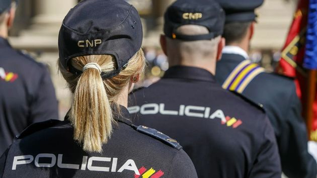 Una opositora a Policía suspende la entrevista por anteponer “la empatía” a la norma: la justicia la declara apta al considerar el suspenso arbitrario y sin base técnica