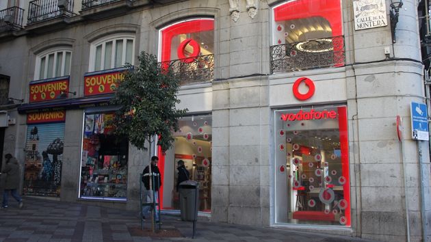 Vodafone obligada a indemnizar con 216.972 euros a un cliente por cortar 56 líneas telefónicas sin justificación