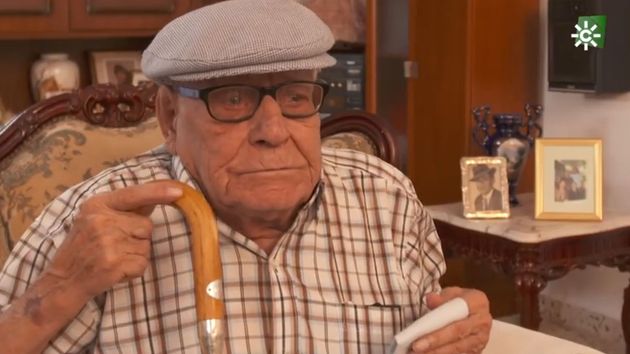 Varios jubilados mayores de 100 años: “He trabajado en todo… y muchas veces descalzo; no he pisado un colegio en mi vida”