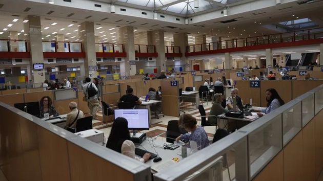 Los técnicos de Hacienda estiman que la nueva deducción para que el SMI no tribute será de 592 euros y piden que se amplíe a pensionistas y desempleados