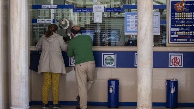 Una pareja pierde un premio de 860.000 euros en la lotería porque compró los décimos por internet y no se los enviaron desde la administración