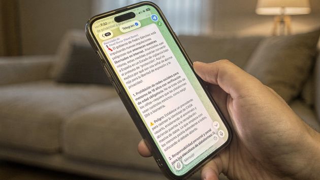 Telegram lanza un duro mensaje contra la medida del Gobierno de Pedro Sánchez de limitar el acceso a redes sociales a menores de 16 años y este responde: “Deja que los tecno-oligarcas ladren”