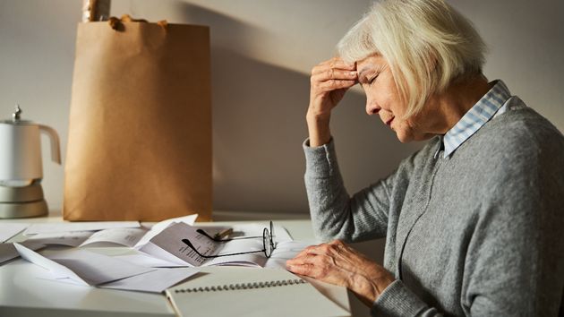 Una jubilada de 65 años se queda sin 70.000 euros de la herencia de su padre porque el giro bancario, enviado por correo certificado, se perdió y nunca le llegó
