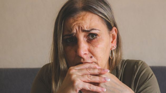 Una madre lleva más de 16 años trabajando y le deniegan el paro porque la echaron en periodo de prueba: “no sabía cómo pagar las facturas ni la hipoteca”