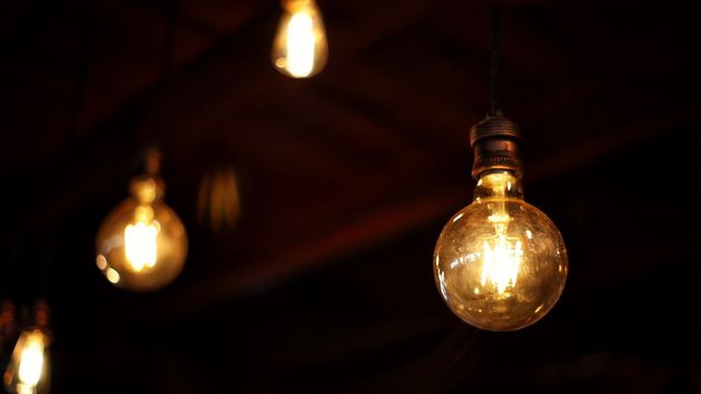 Precio de la luz del domingo 8 de febrero de 2026: las horas más baratas y caras dentro del PVPC
