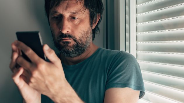Un empleado es despedido estando de baja por inflamación de testículos y la justicia dice que no hubo discriminación: se queda en improcedente