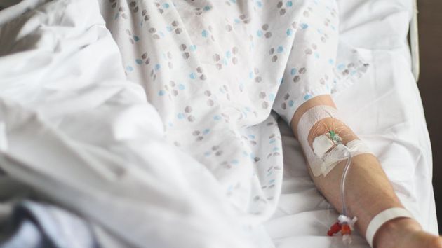 Los trabajadores que están de baja por enfermedad más de tres días no pierden el plus de asistencia salvo que la empresa acredite una justificación objetiva y razonable ajena a la salud