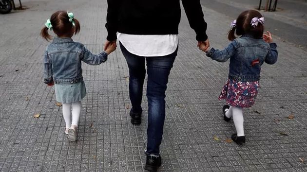 El Consejo de Ministros aprueba una prestación universal por crianza para reducir la pobreza infantil