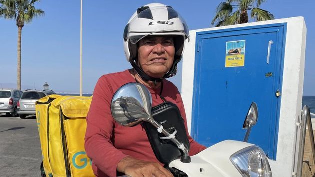 Neuro, el venezolano de 76 años con una pensión de 7 euros que sigue trabajando en España: “Hasta que el médico me diga que no puedo más”