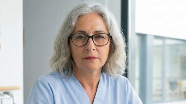 Cesan a una interina por jubilación forzosa a los 65 años sin que tuviera derecho a la pensión completa y la justicia determina que es un despido improcedente: deberán indemnizarla con 3.215 euros
