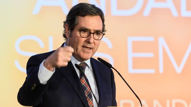 Garamendi acusa a Sánchez de “buscar enemigos para tapar alguna miseria” tras sus críticas por no apoyar el salario mínimo