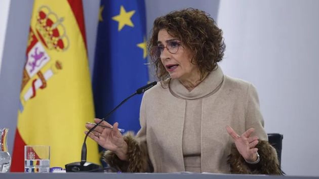 Hacienda adaptará el IRPF al nuevo SMI de 1.221 euros y aplicará una rebaja de hasta 591 euros a las rentas inferiores a 20.000 euros