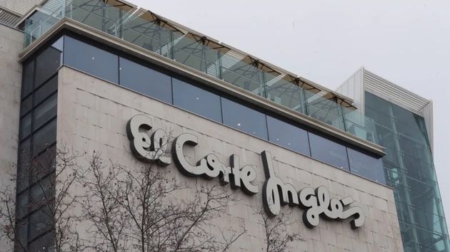 Una empleada de El Corte Inglés con 11 años de antigüedad es despedida por promocionar en sus redes sociales productos de Lidl: deben pagarle 44.787 euros
