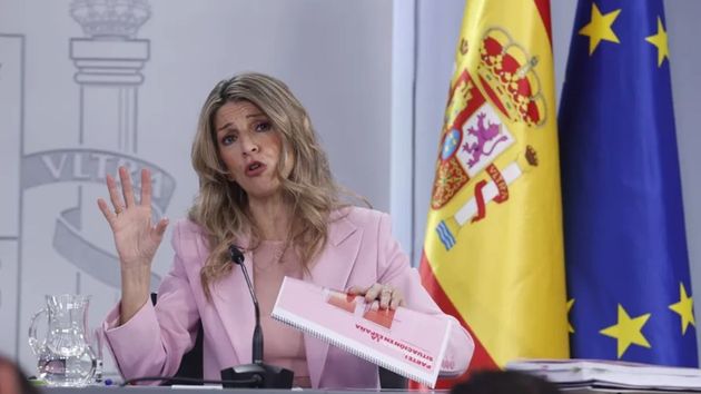 Yolanda Díaz recrimina a la patronal: “Si una pequeña empresa no puede pagar a su trabajador 37 euros más al mes, no es una empresa sólida”