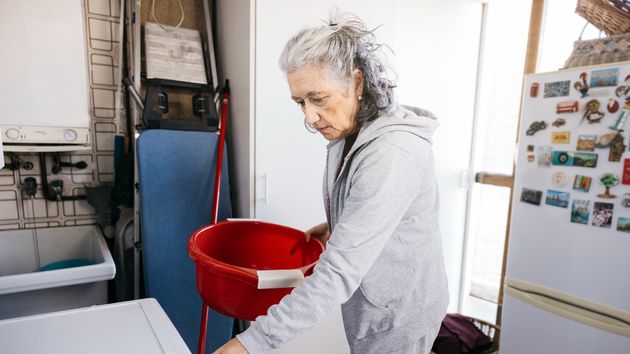 Una empleada de hogar logra una pensión de incapacidad permanente total por sus dolores de espalda y problemas cardíacos después de que la Seguridad Social se la denegara varias veces